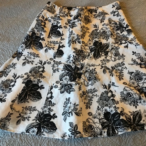 Ann Taylor Loft Skirt - Picture 1 of 3